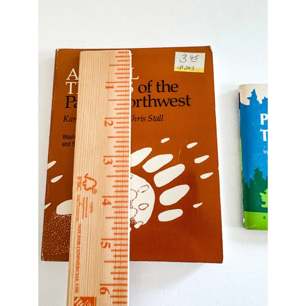 Vintage Pacific Northwest Nature Guides Animal Tracks and Tree Finder Set PNW‎